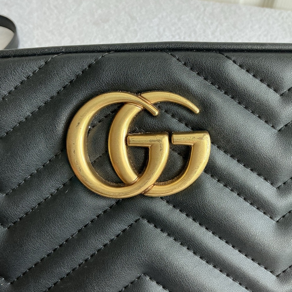Gucci Black Chevron Crossbody with Gold Accents - Picture 7 of 16